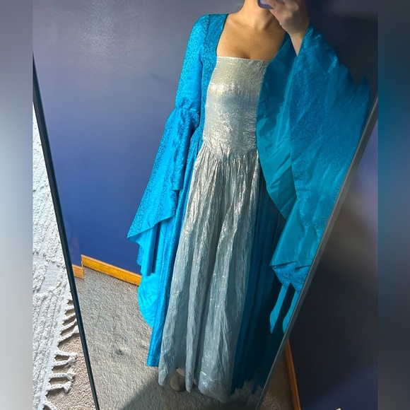 ✨🌙 Beautiful Medieval Renaissance Gown 🌙✨ - Picture 14 of 16